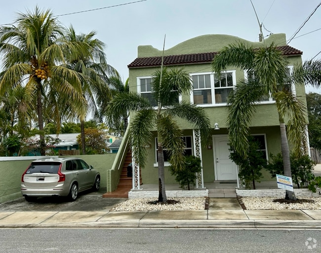 Building Photo - 132 2nd Ave S