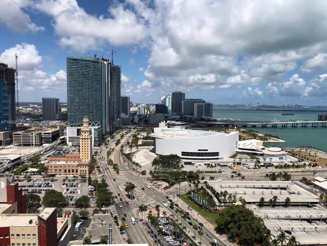 Foto del edificio - 244 Biscayne Blvd