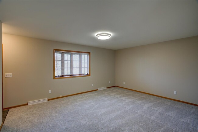Building Photo - 4348 Hoepker Rd