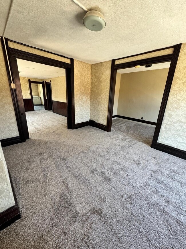 Building Photo - 1524 E 49th