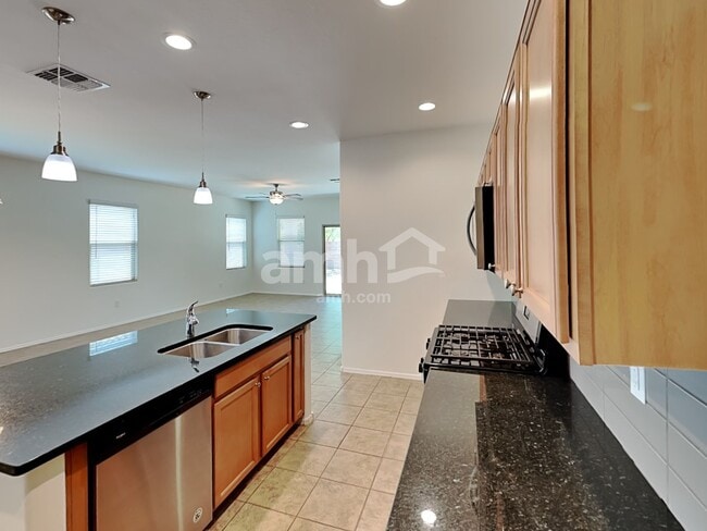 Building Photo - 7546 S Circulo Rio Blanco