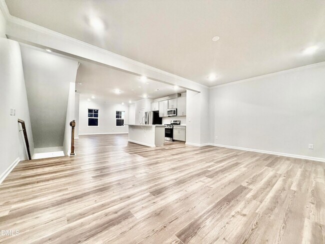 Foto del edificio - 470 Carolina Spgs Blvd