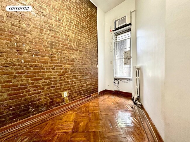 Foto del edificio - 103 W 70th St