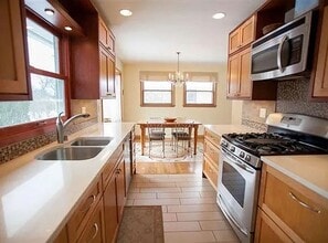 717 Anthony Ln