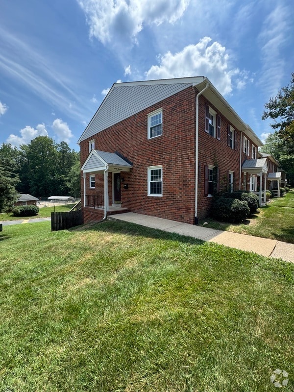 Building Photo - 6103 Newington Dr