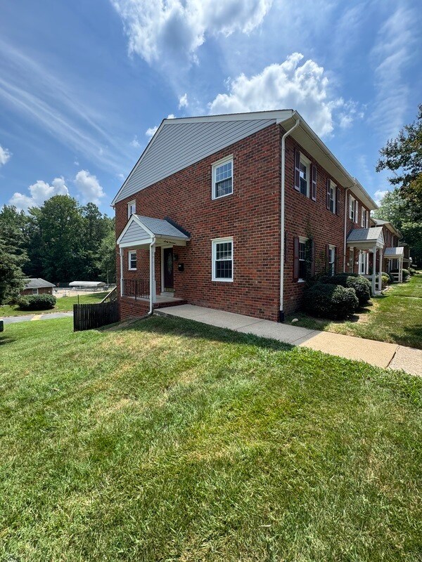 Primary Photo - 6013 Newington Dr