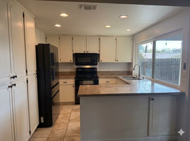 Building Photo - 4901 Autumntree Ct