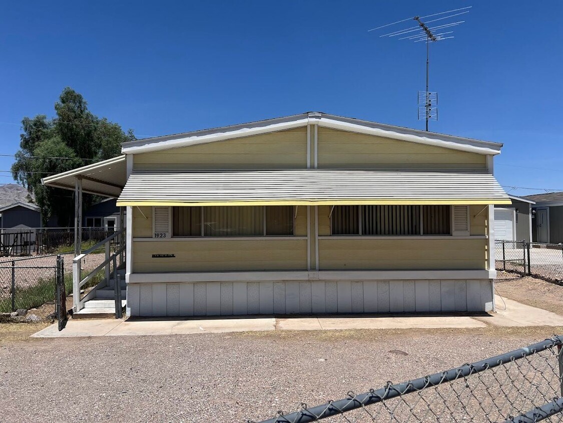 Primary Photo - 2 Bedroom Manufactured Home in Bullhead City