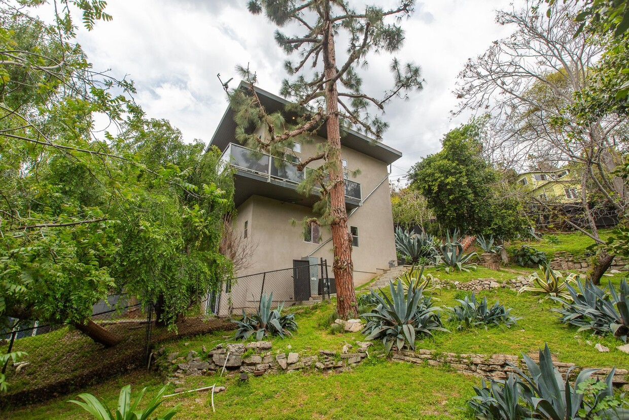 Primary Photo - Franklin Hills Hideaway Available for Leas...