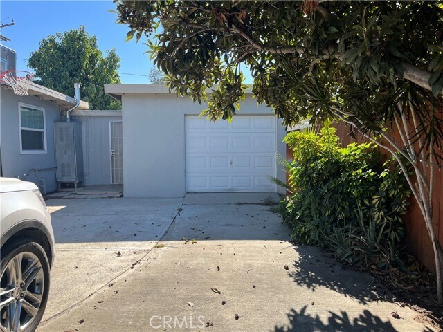 Foto principal - 7620 Magnolia Ave