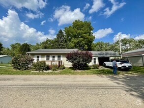 Building Photo - 3510 Lakeshore Dr