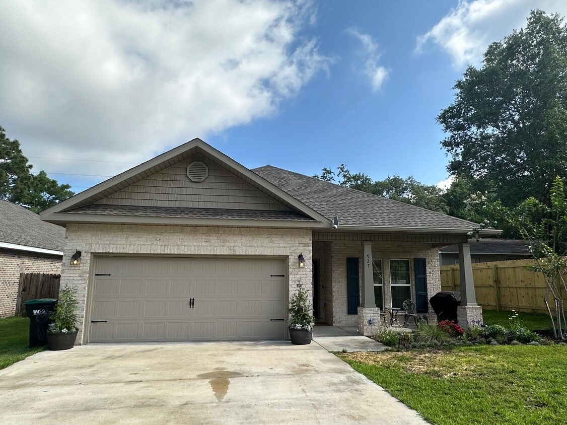 927 Pocahontas Dr, Fort Walton Beach, FL 32547 House Rental in Fort