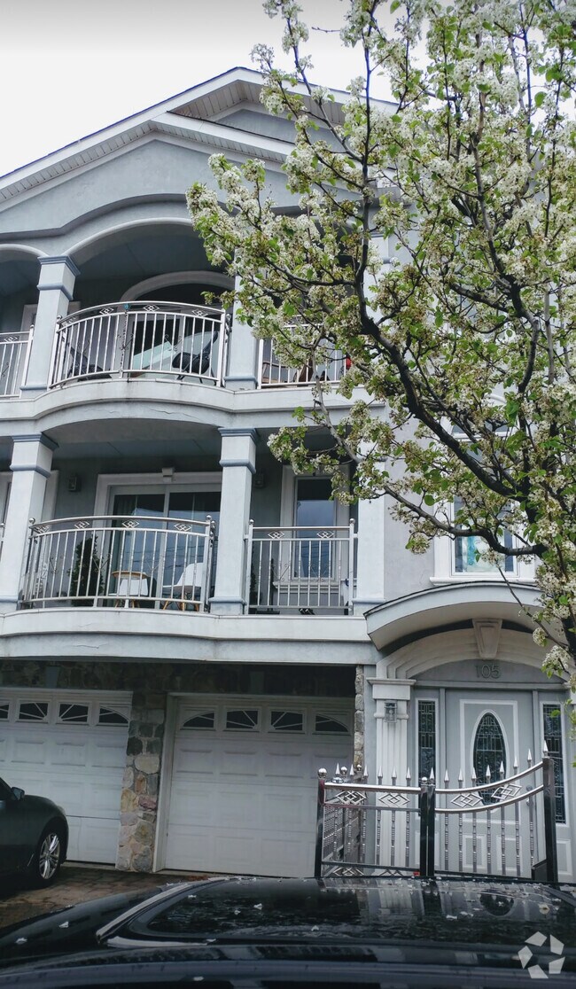 The Heights Apartments for Rent with Extra Storage Jersey City, NJ