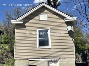 Building Photo - 910 Leonard St