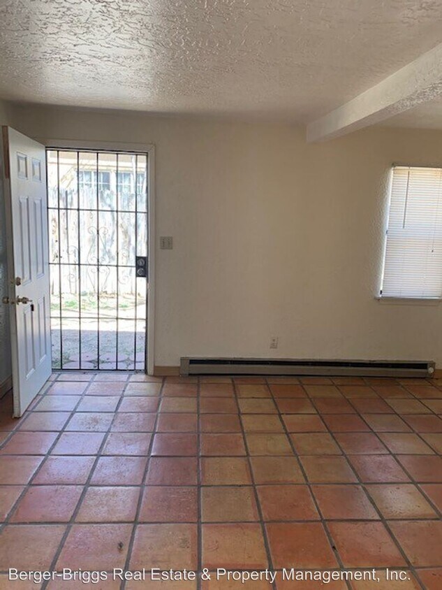 201205 Stanford Dr SE, Albuquerque, NM 87106 Room for Rent in