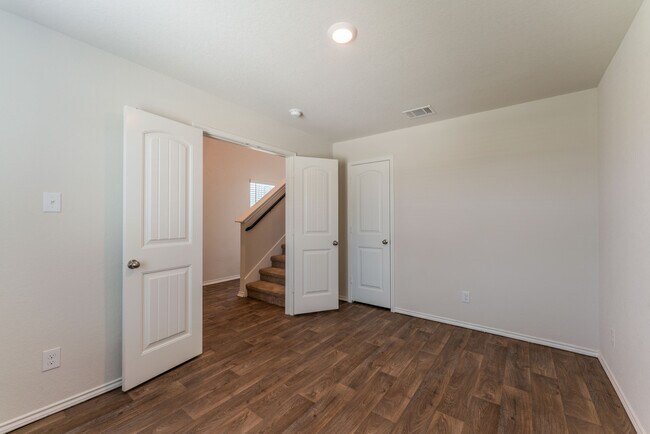 Building Photo - 3204 Onion Crk