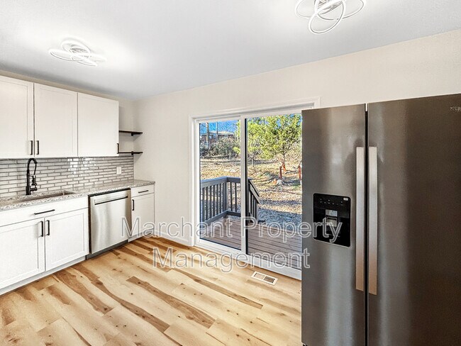 Foto del edificio - 279 Pioneer Pl