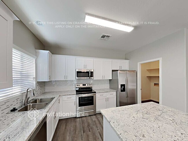 Building Photo - 12193 W Soledad St