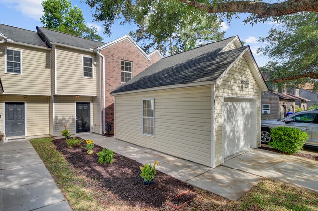 8662 Roanoke Dr. Newly Renovated Rental available Now! - 8662 Roanoke Dr