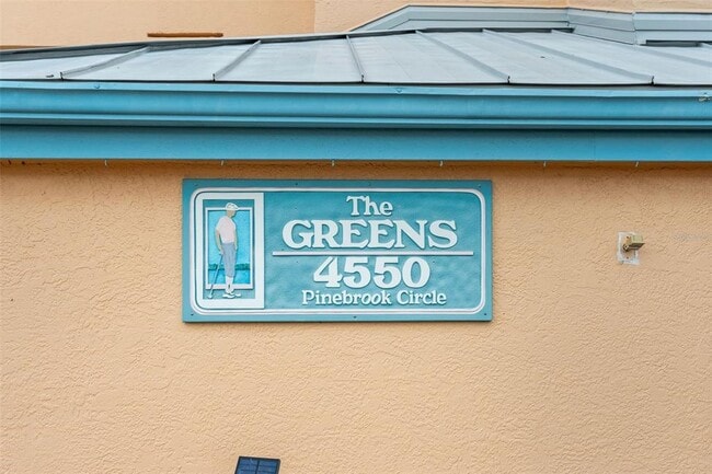Foto del edificio - 4550 Pinebrook Cir