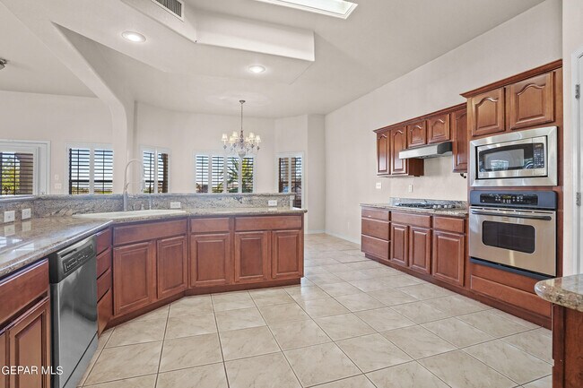 Building Photo - 1123 Calle Parque Dr