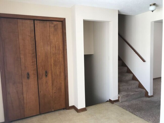 Foto del edificio - Ravenwood- Jackson Township 2 Bedroom Duplex