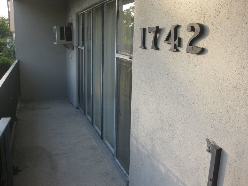 Primary Photo - 1742 Grevelia St