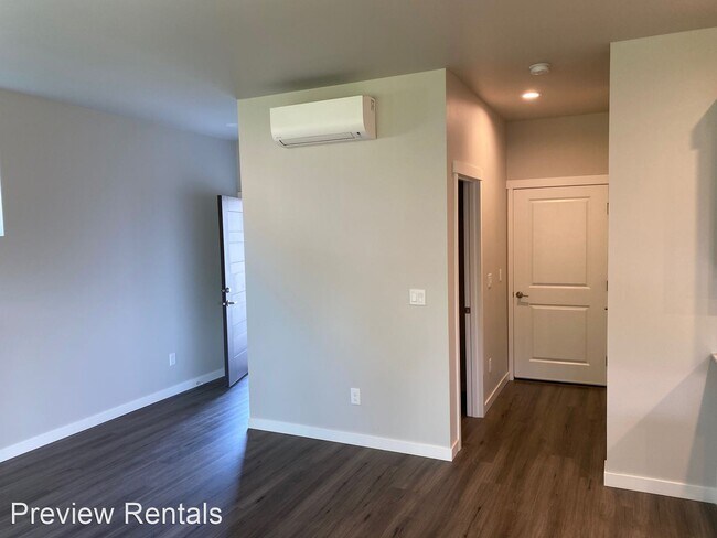 Building Photo - 3 br, 2.5 bath House - 340 North Central S...