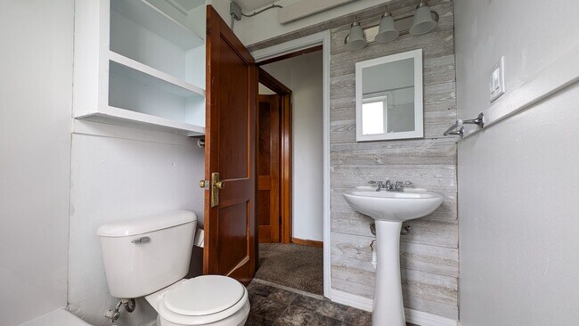 Foto del edificio - 704 Hickory St