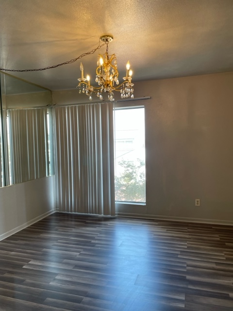 Living Room - 2820 S Bartell Dr