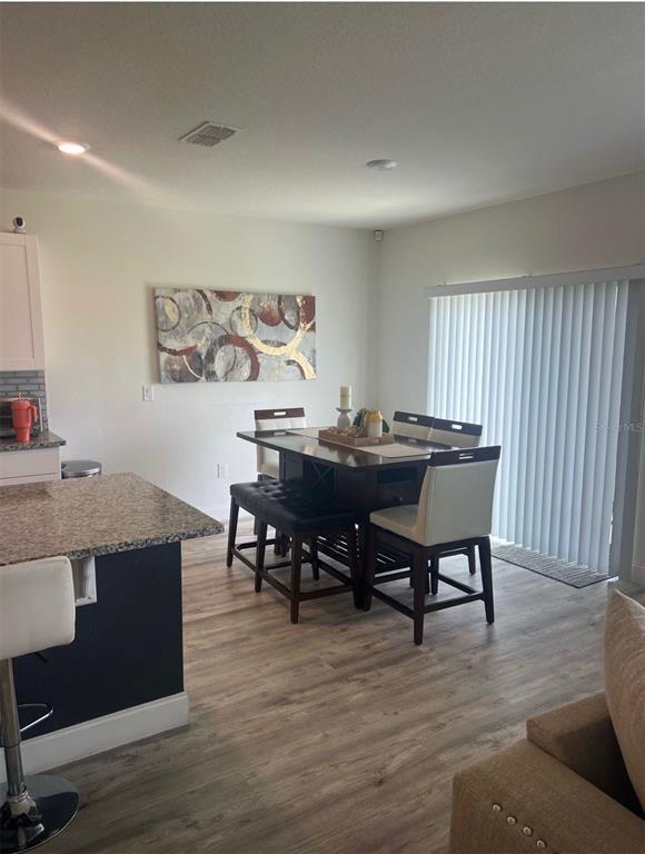 Foto del edificio - 3340 Perennial Ln