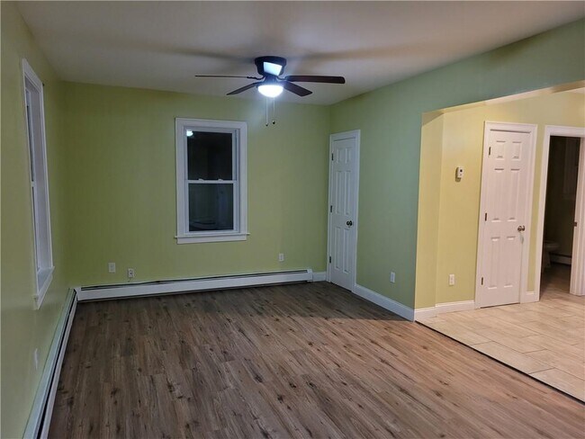 Building Photo - 204 Manton Ave