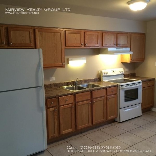 Building Photo - 2 bedroom in Calumet City IL 60409