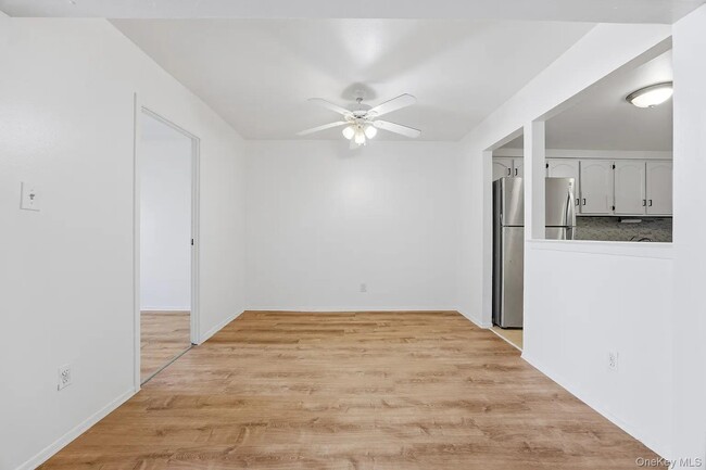 Building Photo - 13-27 Bell Blvd