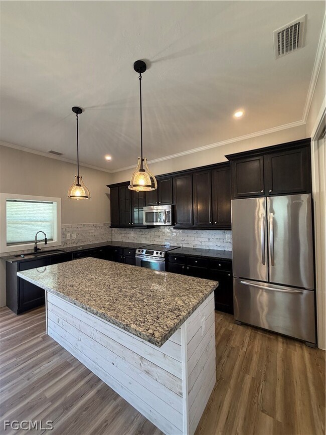 Foto del edificio - 11595 Tomato Rd