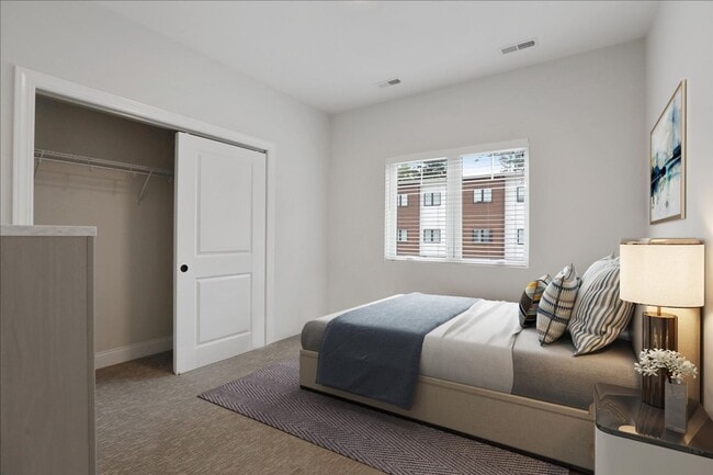 Foto del edificio - 302 W Clark St