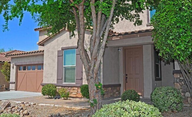 Building Photo - Stunning Executive Home (former model) in ...