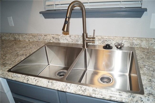 Foto del edificio - 2839 Meridian Pl