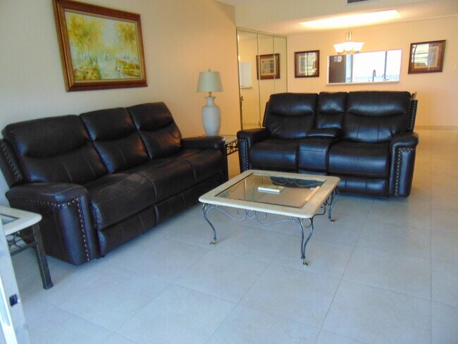 Foto del edificio - 6698 10th Ave N