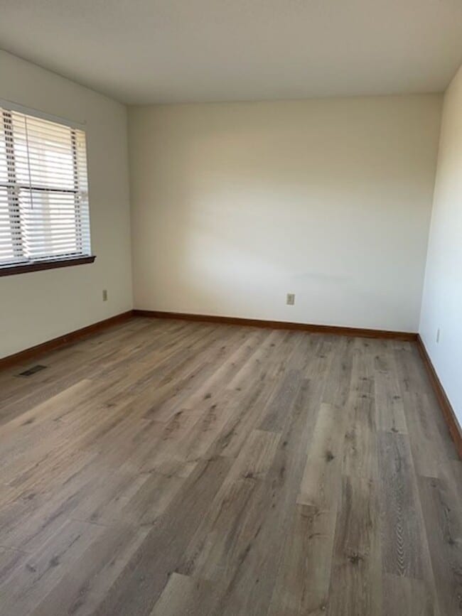 Building Photo - SINGLE FAMILY HOME