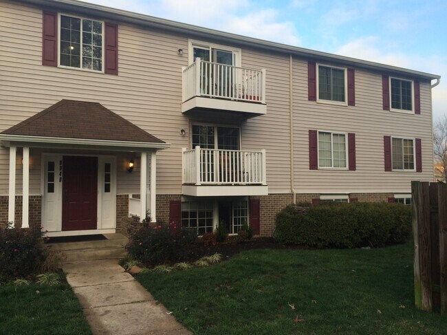 Building Photo - 8048 Abbey Court