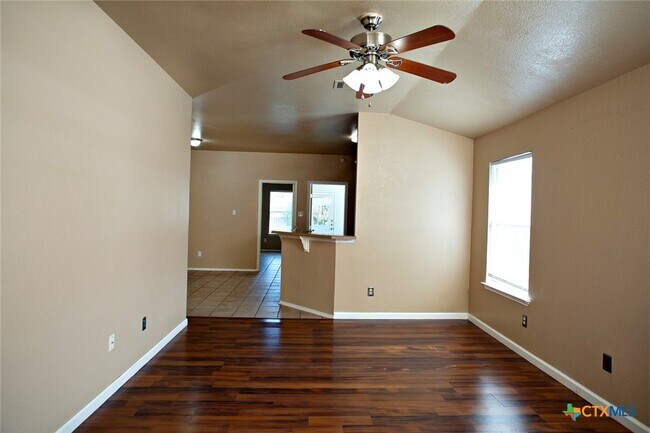 Foto del edificio - 5515 Lions Gate Ln
