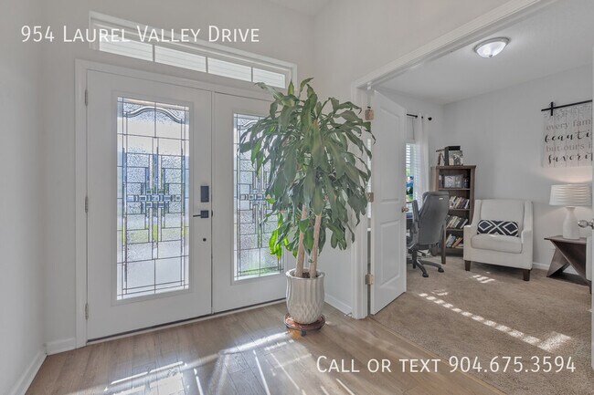Building Photo - Eagle Landing Executive Level Home