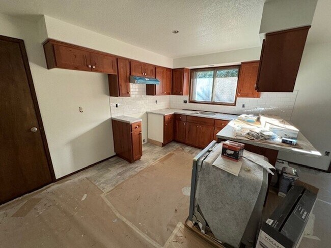 Building Photo - 141 NE 40th Avenue ~ NEWLY REMODELED HOME