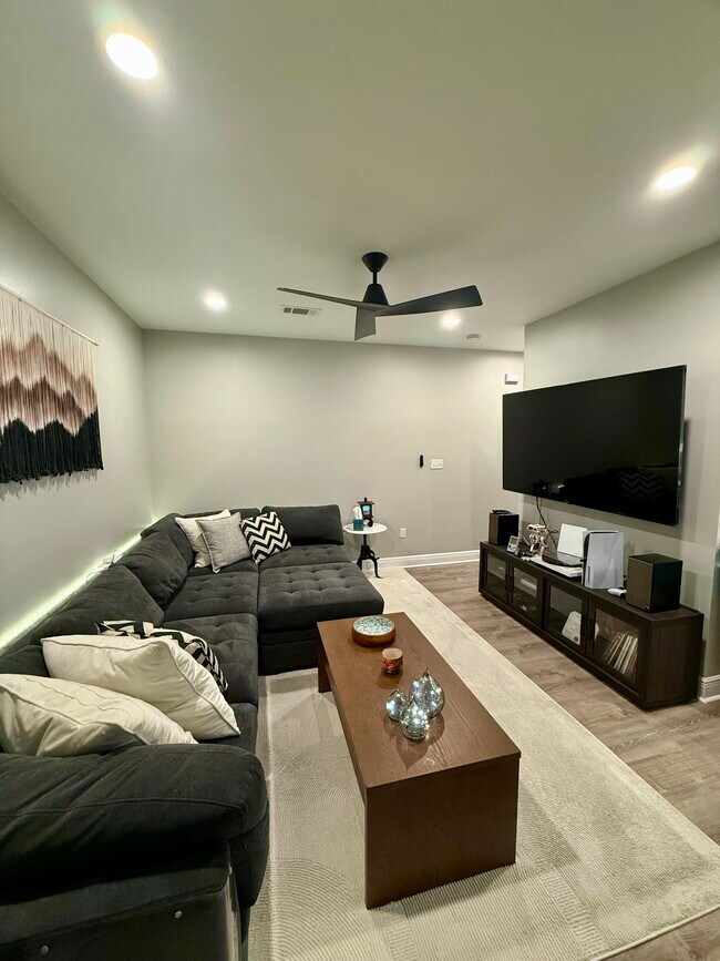 Foto del edificio - 1362 Harrison Ave