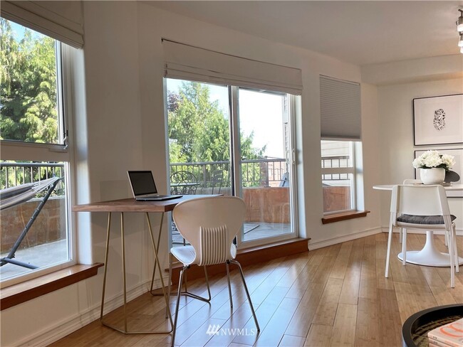 Foto del edificio - 4020 Aurora Ave N