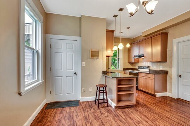 Foto del edificio - 56 Warren Ave