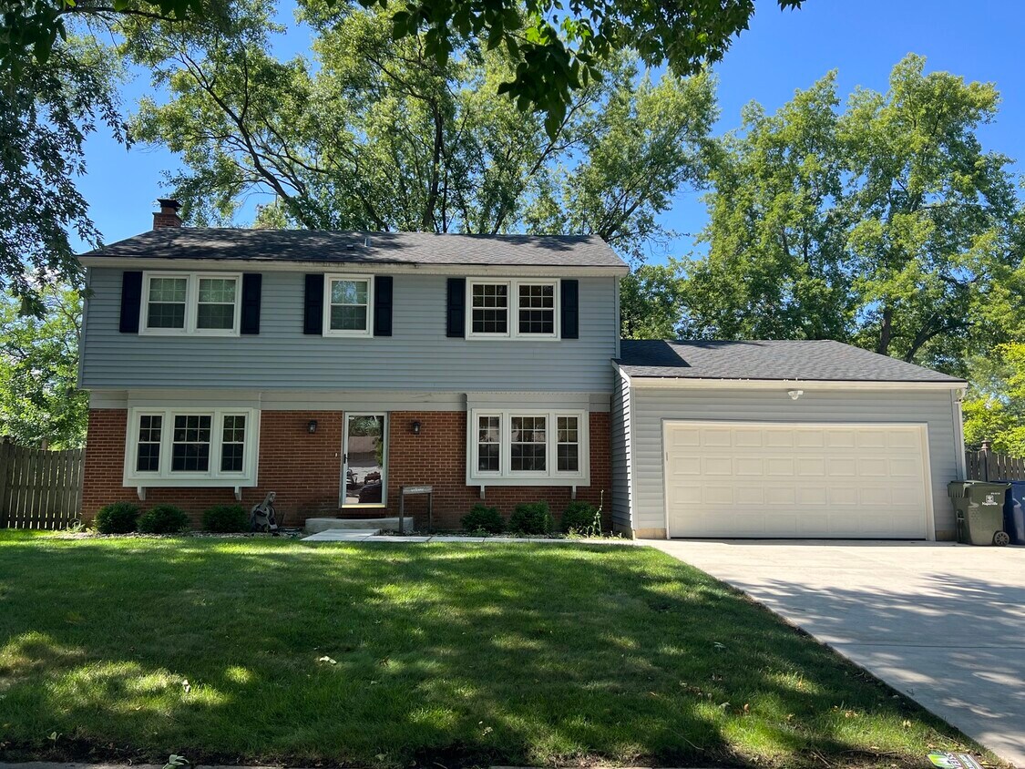 Foto principal - 1927 Farmington Ct