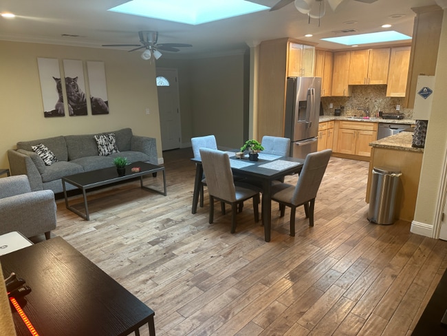 Building Photo - 648 Arrowhead Dr