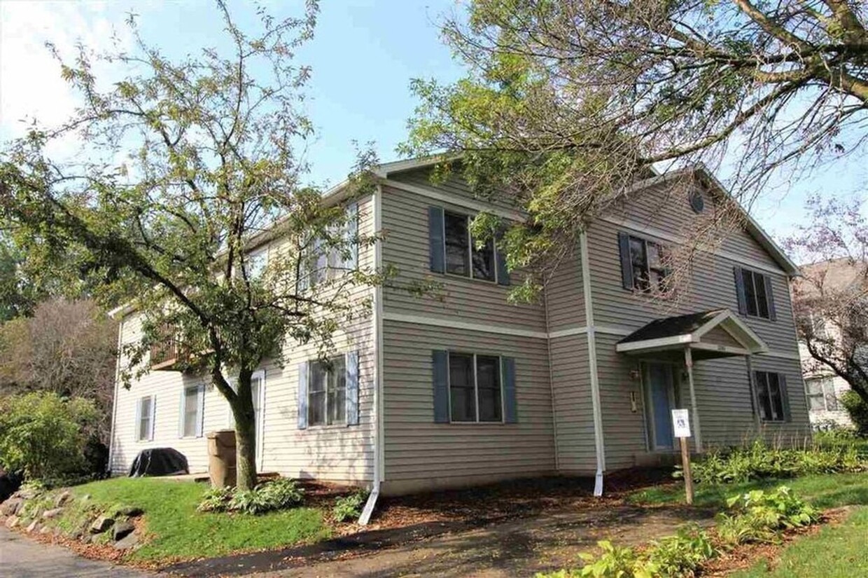 Primary Photo - 2285 South Thompson Drive